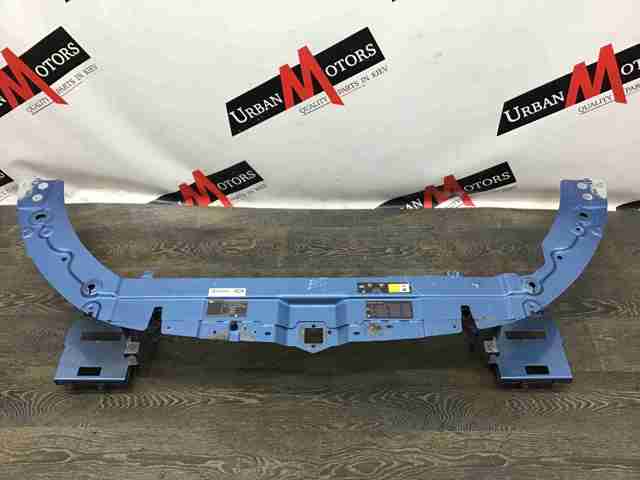 Рамка радіатора верхня LR048565 LAND ROVER