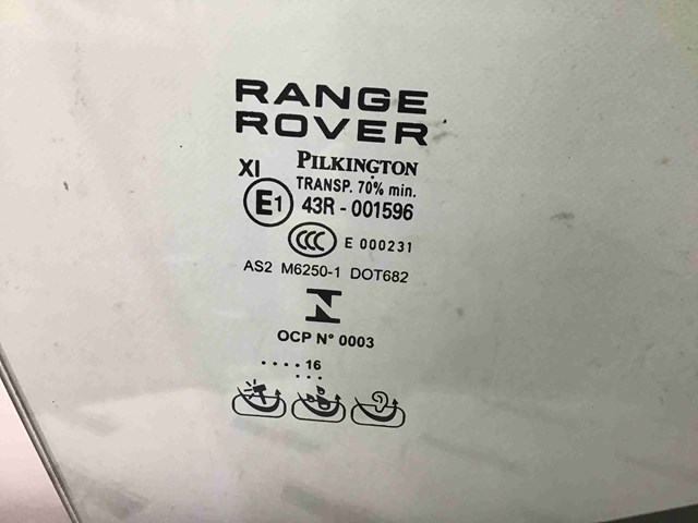 Скло пасажирських дверей LR053167 LAND ROVER