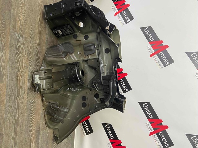 Бічна частина задня ліва LR054609 LAND ROVER