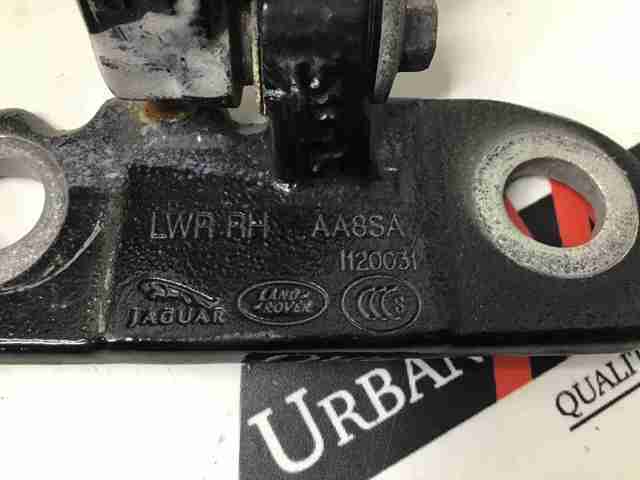 Завіса дверей передніх правих LR056351 LAND ROVER