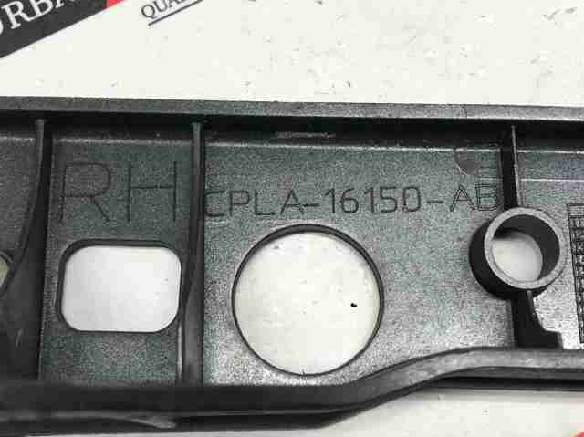 Кронштейн кріплення крила переднього правого верхній LR056962 LAND ROVER