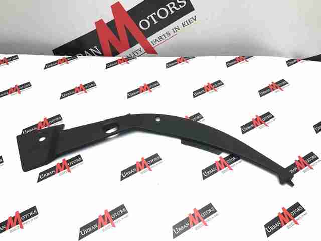 Накладка фари, правої LR059976 LAND ROVER