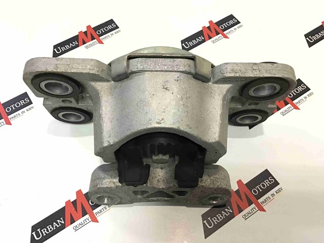 Подушка трансмісії (опора коробки передач), ліва LR061456 LAND ROVER