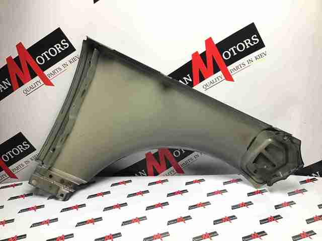 Переднє ліве крило LR061809 LAND ROVER