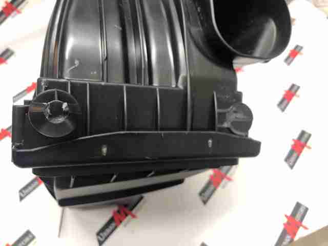 Корпус повітряного фільтра, лівий LR062607 LAND ROVER