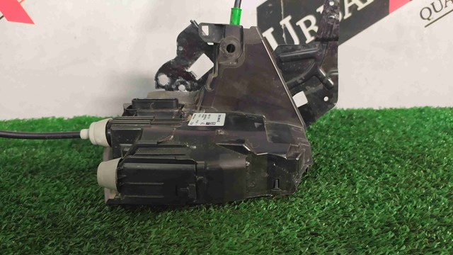 Замок задньої дверї, правої LR063623 LAND ROVER