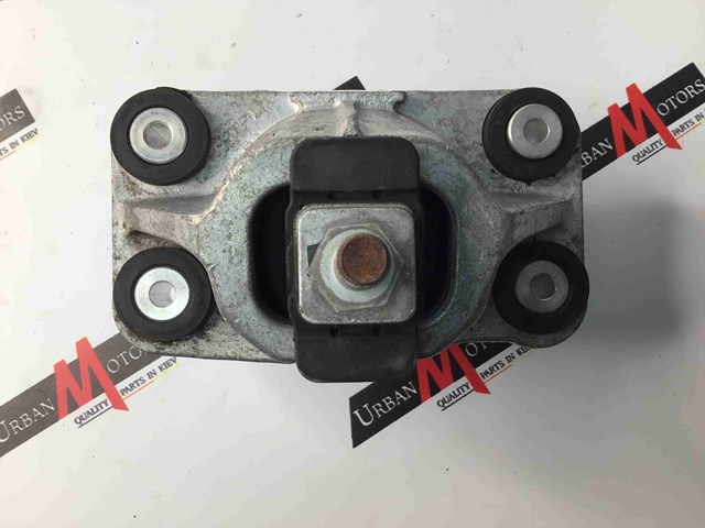 Ліва подушка двигуна LR072127 LAND ROVER