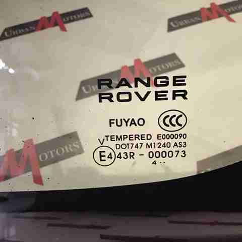 Скло багажного відсіку, праве LR076436 LAND ROVER