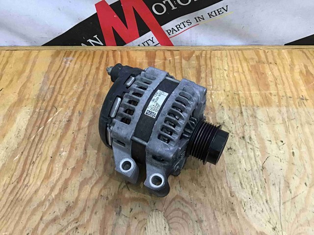 Авто генератор LR076696 LAND ROVER