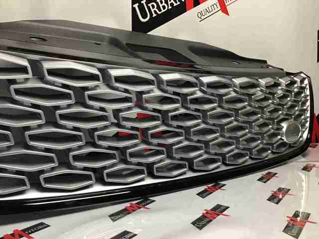 Решітка радіатора LR082695 LAND ROVER
