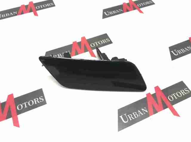 Накладка форсунки омивача фари передньої LR099324 LAND ROVER