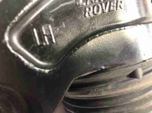 Стійка амортизатора задня LR114040 LAND ROVER