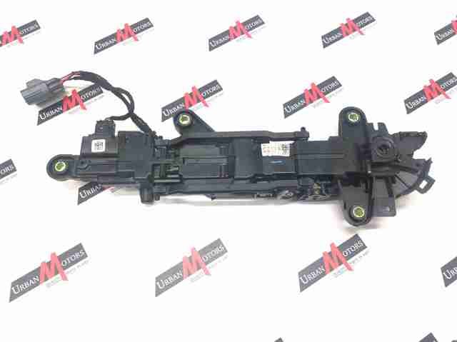 Ручка передньої двері зовнішня ліва LR135311 LAND ROVER