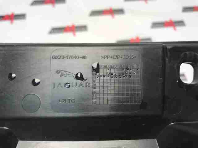 Кронштейн бампера переднього, центральний T4N13272 JAGUAR