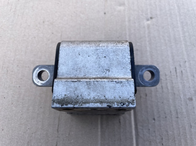 Опора кпп 6392420713 MERCEDES