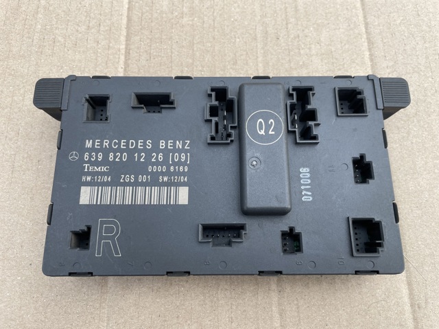 Блок комфорту передніх дверей 6398201226 MERCEDES