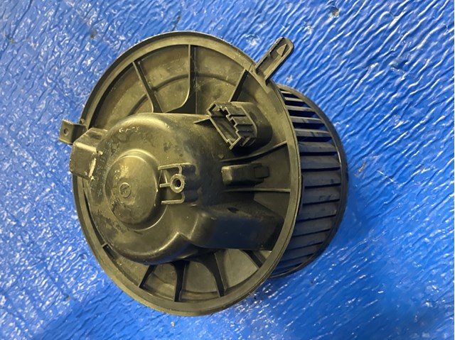 Мотор вентилятора печки (отопителя салона) 1K2819015C