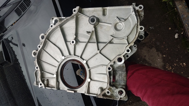 Кришка двигуна задня 11148573980 BMW