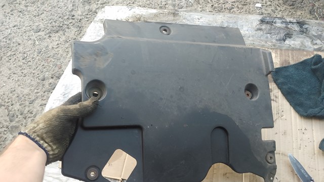 Кришка двигуна декоративна 1261127050 TOYOTA