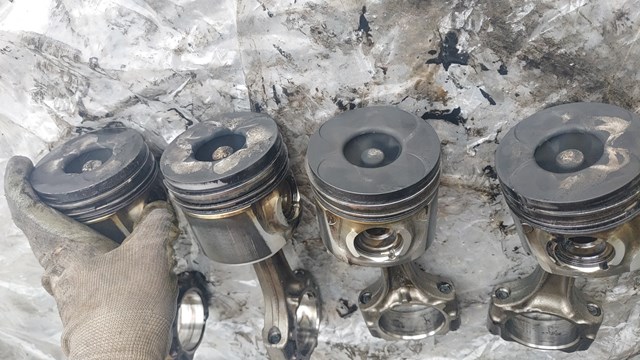 Поршень з пальцем без кілець, стандарт 1310127051C0 TOYOTA