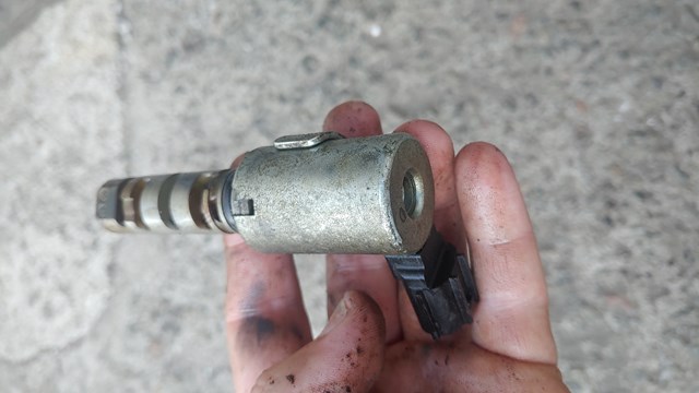 Клапан електромагнітний положення (фаз) розподільного валу, лівий 1534031020 TOYOTA