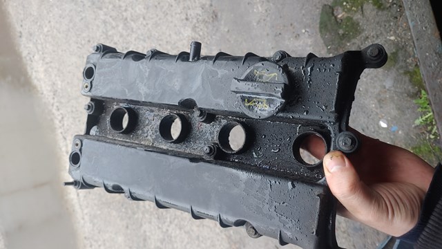 Кришка клапанна 2178204 FORD