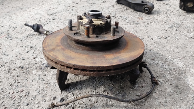 Цапфа поворотна права 400147F001 NISSAN