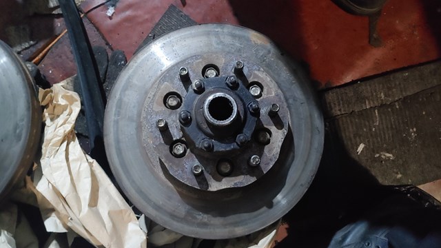 Диск гальмівний передній 402061W200 NISSAN