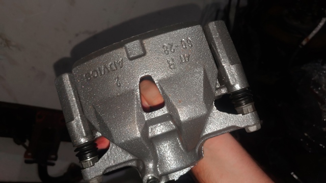 Супорт гальмівний, передній, правий 4773042090 TOYOTA