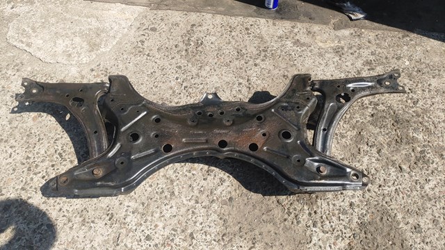 Балка передньої підвіски, підрамник 5120120351 TOYOTA