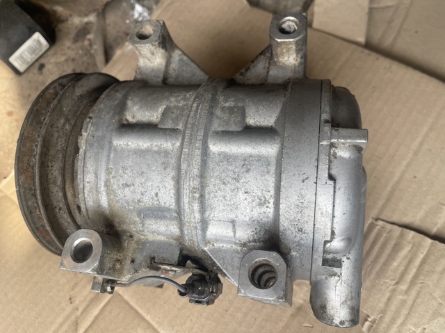 Компресор кондиціонера 926002TB0A NISSAN