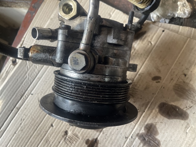 Насос рульового механізму A0034662401 MERCEDES