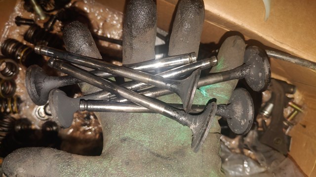 Випускний клапан двигуна MD373237 MITSUBISHI