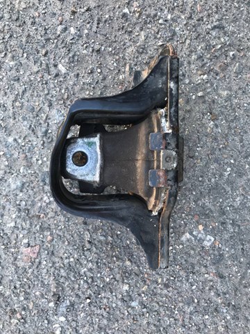 Права подушка мотора 11210JD000 NISSAN