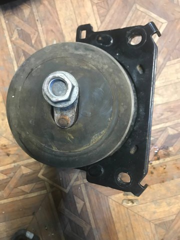 Передня опора двигуна 1236130141 TOYOTA