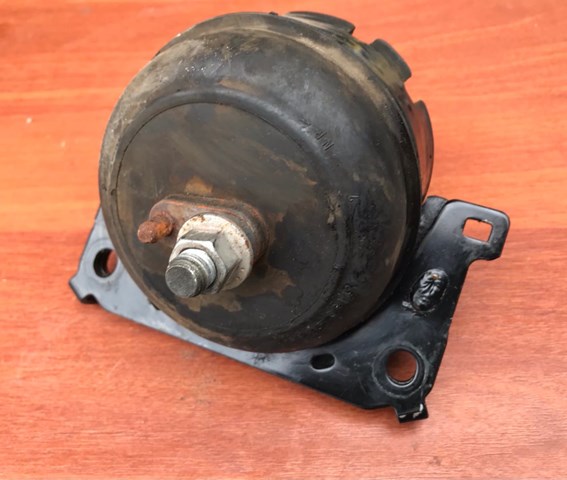 Подушка (опора) двигуна, права передня 1236130143 TOYOTA