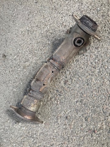 Штани глушника передні 1570C411 MITSUBISHI
