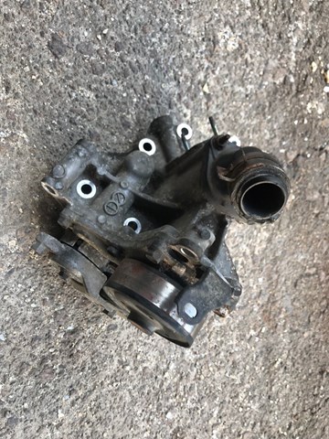Водяний насос 1610009515 TOYOTA