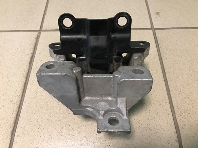 Ліва подушка двигуна 2910A323 MITSUBISHI