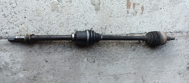 Привід правий 391005187R RENAULT