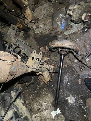 Приводи задніх коліс Тойота Хайлюкс