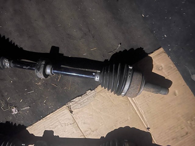 Піввісь передня, права 44305TLAA01 HONDA