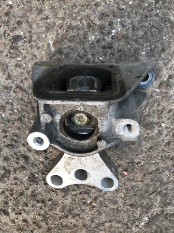 Подушка (опора) двигуна, ліва 50850SMGE01 HONDA
