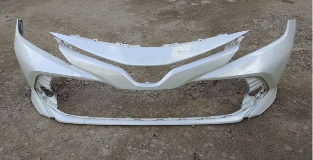 Бампер на авто 521193T930 TOYOTA