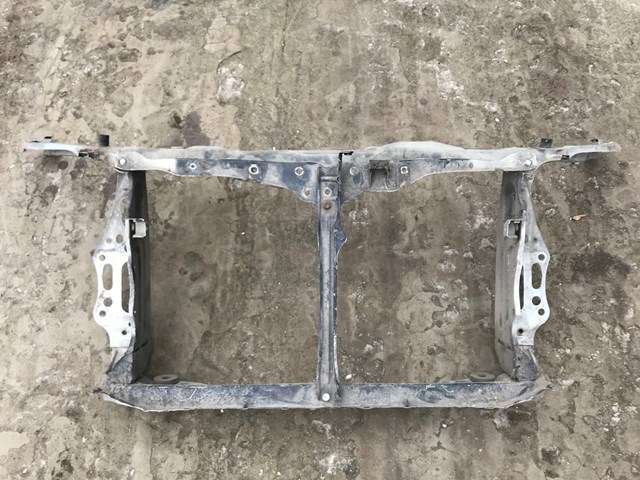 Рамка радіатора верхня 5320530080 TOYOTA