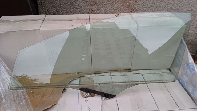 Скло водійських дверей 73350SNAG12 HONDA