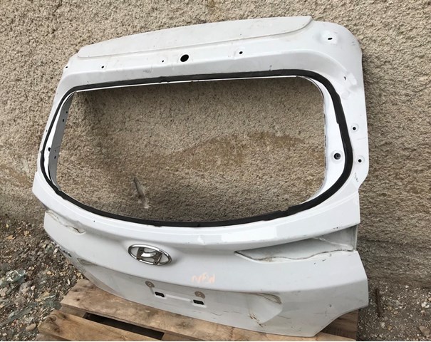Задня ляда 73700J9030 HYUNDAI