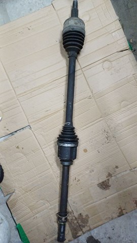 Піввісь передня, права 8200499895 RENAULT