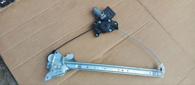 Мотор склопідйомника дверей передніх, правих 857100R010 TOYOTA