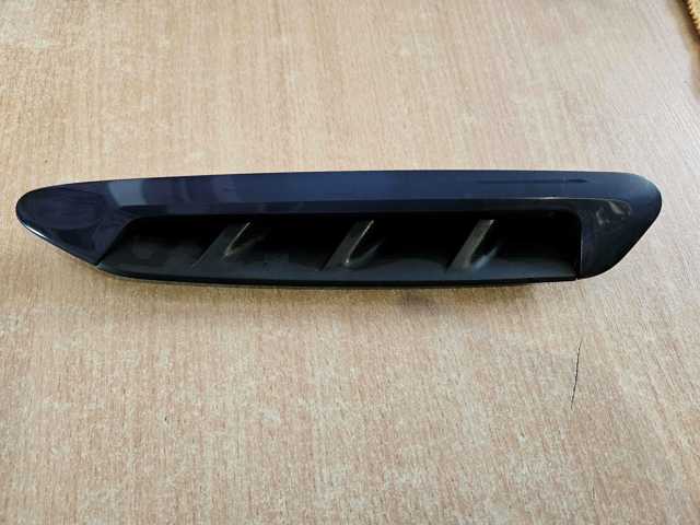 Накладка переднього лівого крила 51138064805 BMW